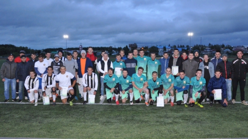 футбольная команда в богатых сабах. яшьлек богатые сабы. занять первенство. богатые сабы стадион олимп. стадион кукмор.