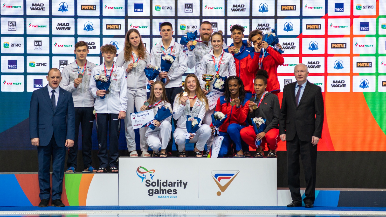 татьяна иванова санный спорт. олимпийские игры 2022. соревнования игр 2022. кёрлинг олимпийские игры 2022 россия. тарасова морозов олимпиада 2022.